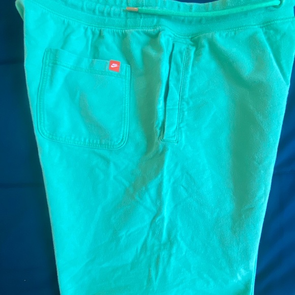 Vintage Nike Shorts - Picture 5 of 6
